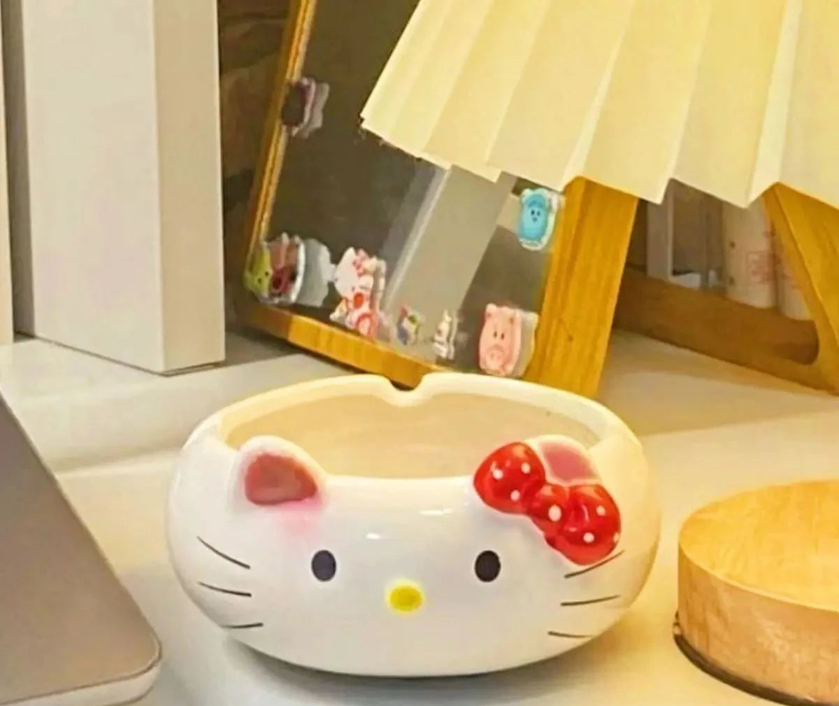 hello kitty ashtray