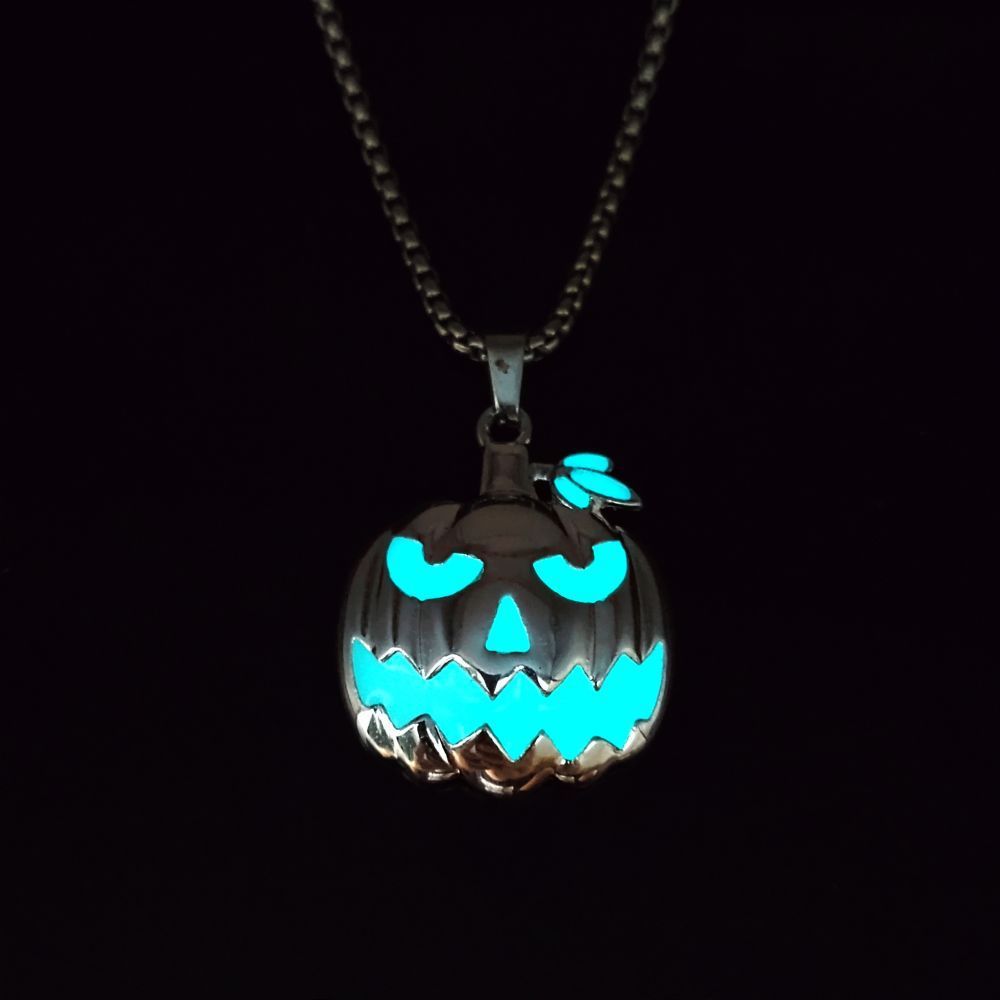 Halskette mit Halloween-Geister-Kürbis-Anhänger